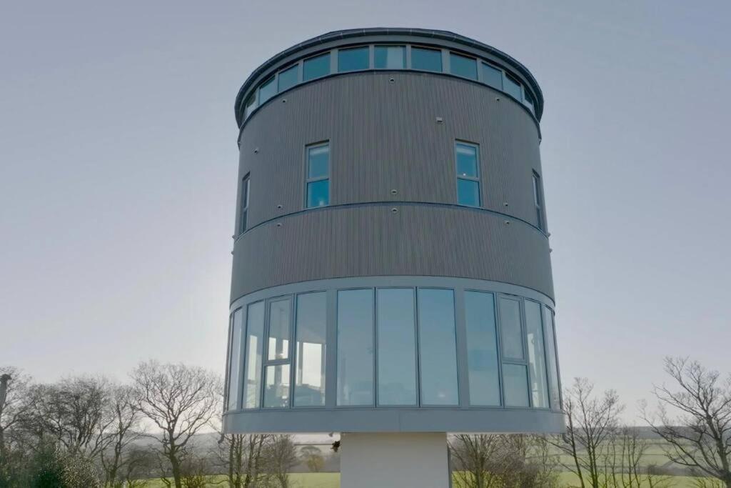 Luxury Converted Water Tower In Flockton Villa Emley Exterior foto
